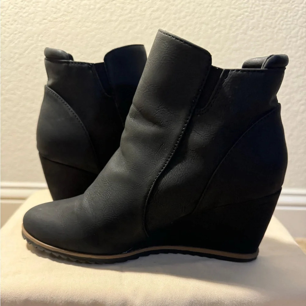 Soul by Naturalizer Women's Size 6W Shoes Black Wedge Bootie Side Zip - Picture 1 of 12